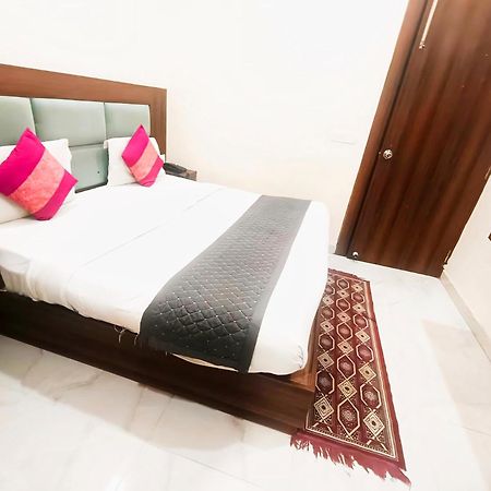 Glace Stay Inn Near Igi Airport Ню Делхи Екстериор снимка