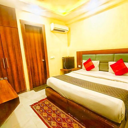 Glace Stay Inn Near Igi Airport Ню Делхи Екстериор снимка