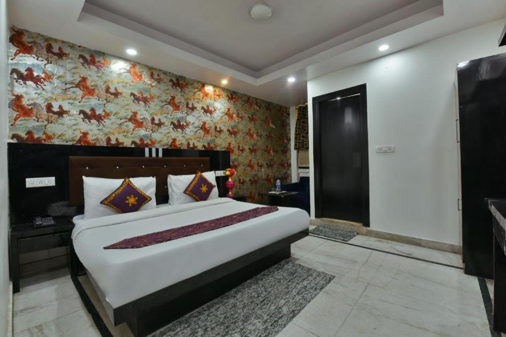 Glace Stay Inn Near Igi Airport Ню Делхи Екстериор снимка