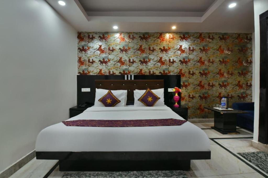 Glace Stay Inn Near Igi Airport Ню Делхи Екстериор снимка